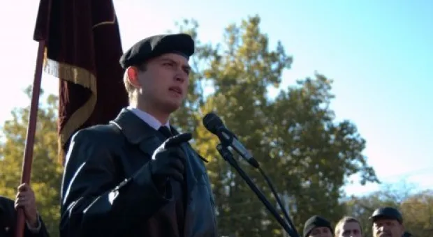 В Севастополе на митинге КПУ в честь Октябрьской революции Януковичу и Азарову сказали: «Уходите!», а местному горсовету пригрозили роспуском