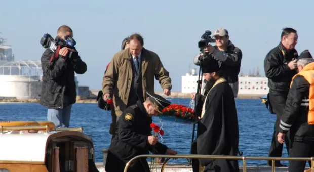 В Севастополе и Ялте почтили память погибших на теплоходе "Армения"