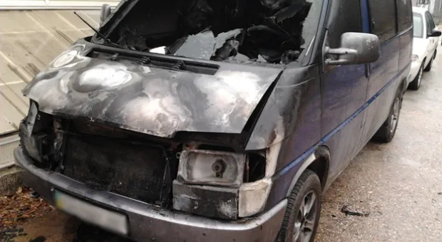 В Севастополе ночью сгорел автомобиль