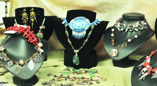 10 декабря в Севастополе стартует предновогодняя выставка-продажа Hand Made «Artizzavr-рожденный, чтобы творить».