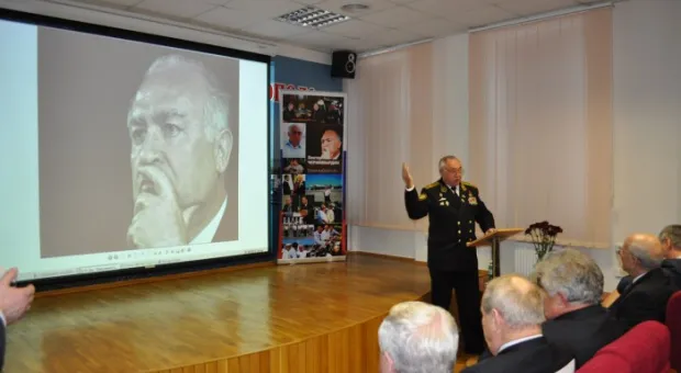 Делегация Оренбургской области в Севастополе презентовала книгу Виктора Черномырдина и посетила БДК ЧФ «Орск» Делегация Оренбургской области в Севастополе презентовала книгу Виктора Черномырдина и посетила БДК ЧФ «Орск»