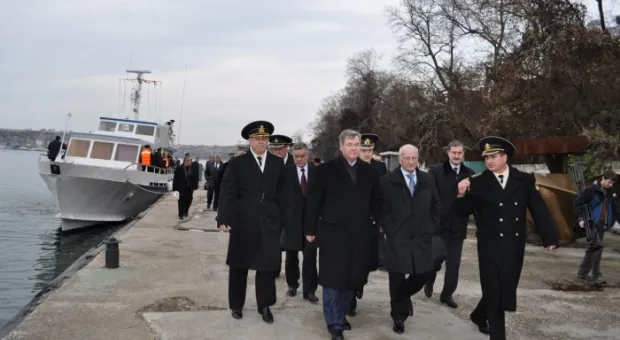 Делегация Оренбургской области в Севастополе презентовала книгу Виктора Черномырдина и посетила БДК ЧФ «Орск» Делегация Оренбургской области в Севастополе презентовала книгу Виктора Черномырдина и посетила БДК ЧФ «Орск»