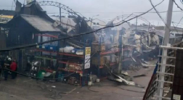 В Севастополе сгорел магазин стройматериалов