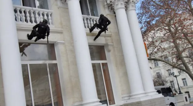 Спецназ СБУ «Альфа» штурмовал гостиницу «Севастополь»