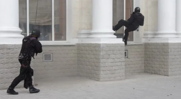 Спецназ СБУ «Альфа» штурмовал гостиницу «Севастополь»