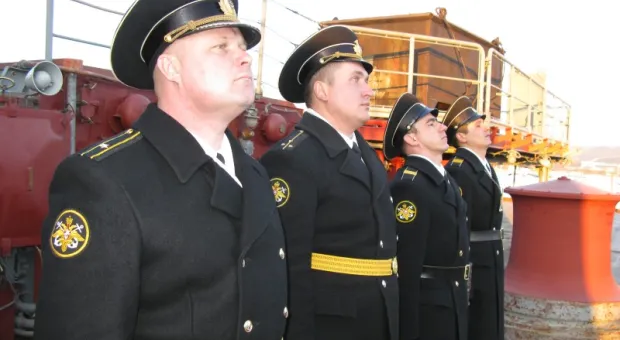 Матросов ГРК «Москва» посвятили в гвардейцы