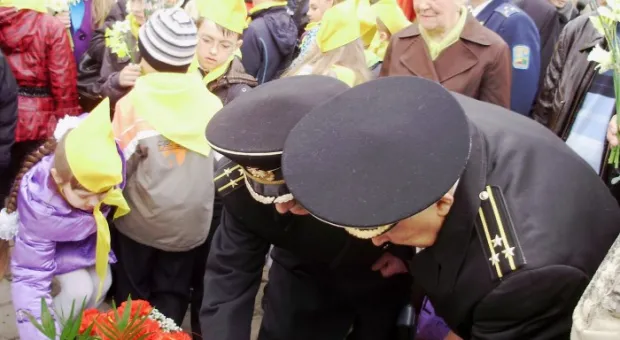 Космонавт Волков – космонавту Шкаплерову: будешь пролетать над Севастополем, помаши солнечными батареями! Прошел митинг в честь Дня космонавтики Космонавт Волков – космонавту Шкаплерову: будешь пролетать над Севастополем, помаши солнечными батареями! Прошел митинг в честь Дня космонавтики