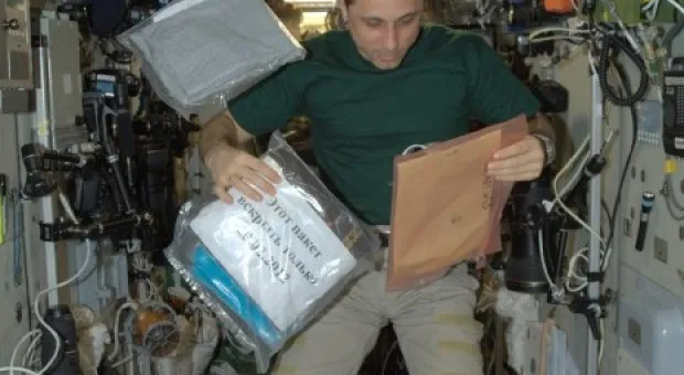 Космонавт Волков – космонавту Шкаплерову: будешь пролетать над Севастополем, помаши солнечными батареями! Прошел митинг в честь Дня космонавтики Космонавт Волков – космонавту Шкаплерову: будешь пролетать над Севастополем, помаши солнечными батареями! Прошел митинг в честь Дня космонавтики