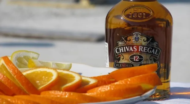 На верхнем перекрытии строящегося нового корпуса первой городской больницы чиновники и медики радовались успехам по-христиански На верхнем перекрытии строящегося нового корпуса первой городской больницы чиновники и медики радовались успехам по-христиански