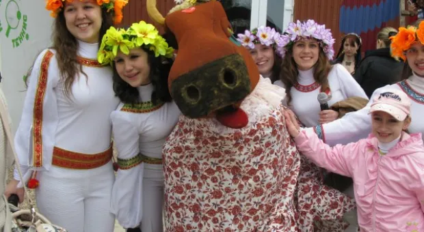 К Пасхе в детском городке «Лукоморье» воссоздали после погрома самое большое пасхальное яйцо Украины К Пасхе в детском городке «Лукоморье» воссоздали после погрома самое большое пасхальное яйцо Украины