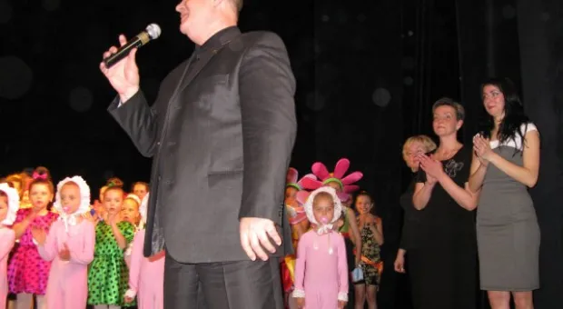 Отчетный концерт «Вернисажа» в рамках празднования золотого юбилея ДДЮТ Отчетный концерт «Вернисажа» в рамках празднования золотого юбилея ДДЮТ