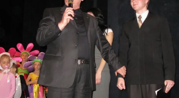 Отчетный концерт «Вернисажа» в рамках празднования золотого юбилея ДДЮТ Отчетный концерт «Вернисажа» в рамках празднования золотого юбилея ДДЮТ