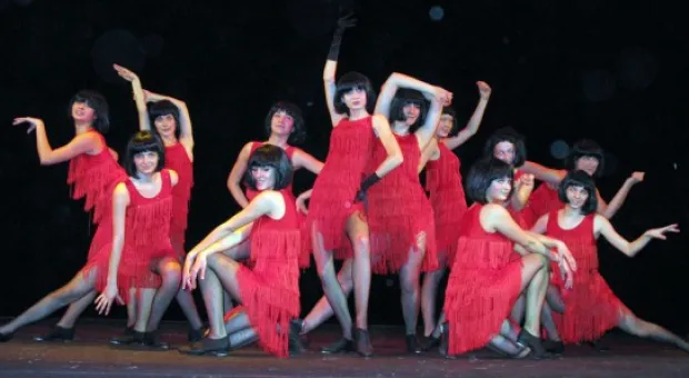 Отчетный концерт «Вернисажа» в рамках празднования золотого юбилея ДДЮТ Отчетный концерт «Вернисажа» в рамках празднования золотого юбилея ДДЮТ