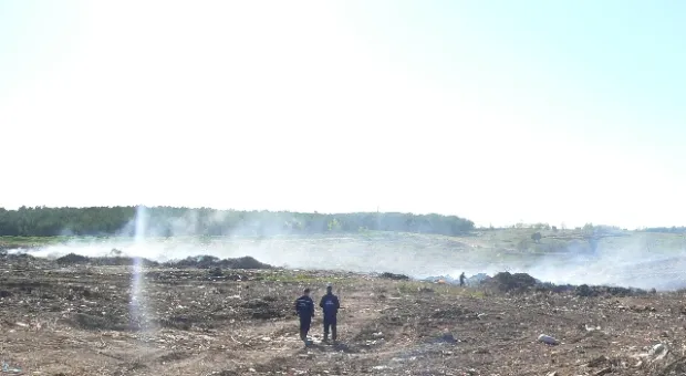 В Юхариной балке сожгли сухостой и мусор со всего города