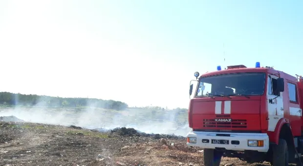 В Юхариной балке сожгли сухостой и мусор со всего города