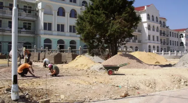 Что строят на Омеге, туристический рай или бетонные джунгли?