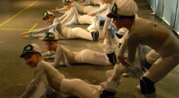 Артисты СЦКиИ поздравили севастопольцев с Днем танца большой юбилейной программой