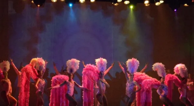 Артисты СЦКиИ поздравили севастопольцев с Днем танца большой юбилейной программой