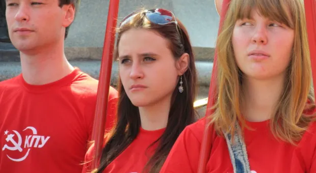 Василий Пархоменко разглядел в демонстрации, организованной городскими властями, подобие колонн пленных советских воинов, прогнанных по улицам фашистами в 1942-ом