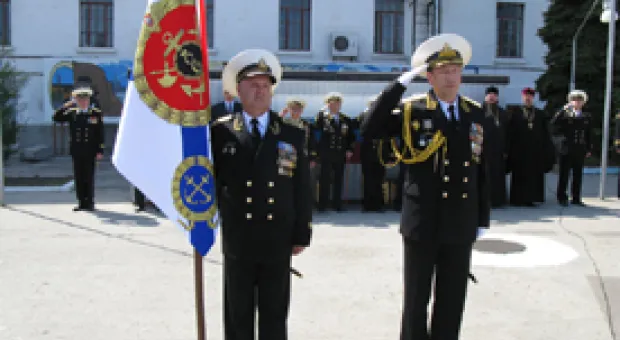 На Черноморском флоте вручены пять Боевых знамен нового образца