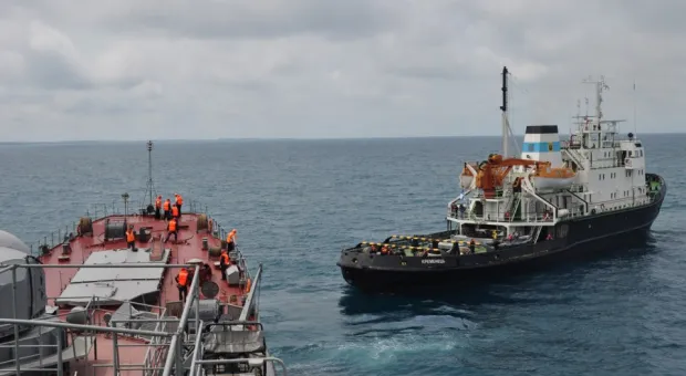 Учение "Фарватер мира-2012": сегодня спасали БДК «Цезарь Куников», завтра будут спасать ПЛ «Запорожье» Учение "Фарватер мира-2012": сегодня спасали БДК «Цезарь Куников», завтра будут спасать ПЛ «Запорожье»