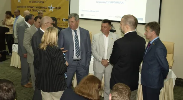 Павел Лебедев подает пример европейцам Павел Лебедев подает пример европейцам