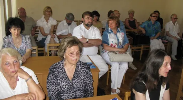 В преддверии юбилея Морской библиотеки в Севастополе презентовали книгу «Волшебных дум хранящая обитель»