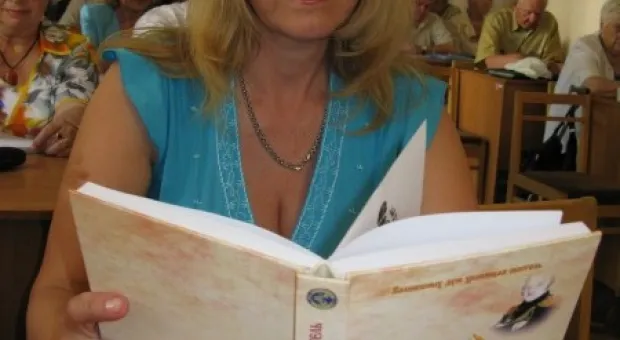 В преддверии юбилея Морской библиотеки в Севастополе презентовали книгу «Волшебных дум хранящая обитель»