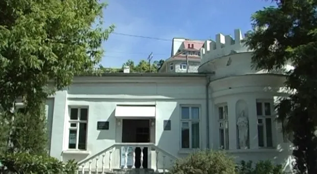 Выставка работ Татьяны Михно – подарок балаклавской художницы ко Дню города Выставка работ Татьяны Михно – подарок балаклавской художницы ко Дню города