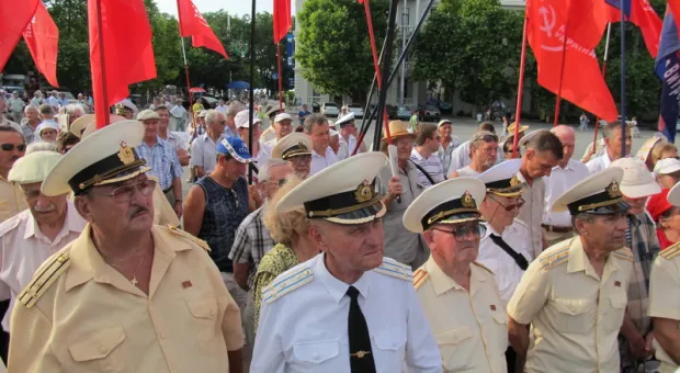 Живые души «мертвого» Севморзавода отметили его 229-летие и призвали к его возрождению