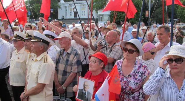 Живые души «мертвого» Севморзавода отметили его 229-летие и призвали к его возрождению