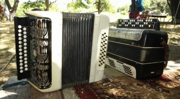 10-й международный фолк-фестиваль «Играй, гармонь!» стартовал в поселке Первомайка