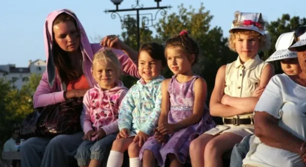 Жители Гагаринского района отметили День города концертом, танцами и фейерверком