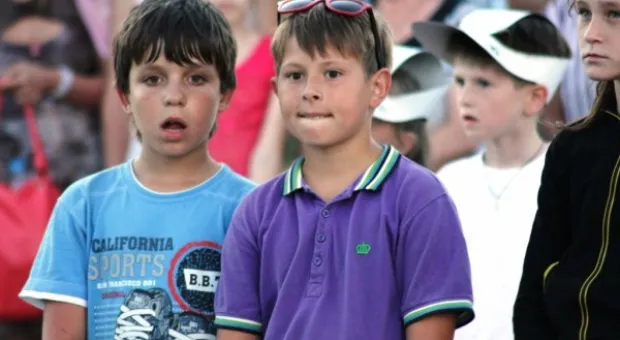 Жители Гагаринского района отметили День города концертом, танцами и фейерверком