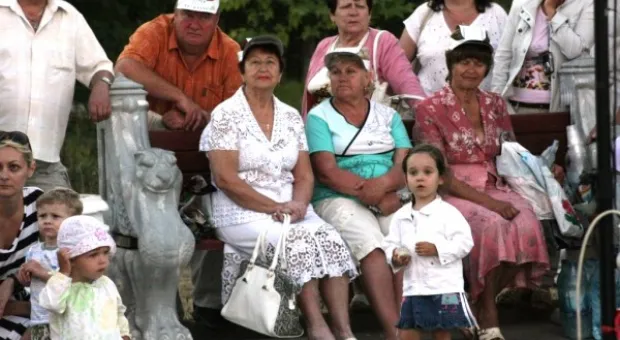 Жители Гагаринского района отметили День города концертом, танцами и фейерверком