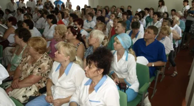 Медиков поздравили с профессиональным праздником