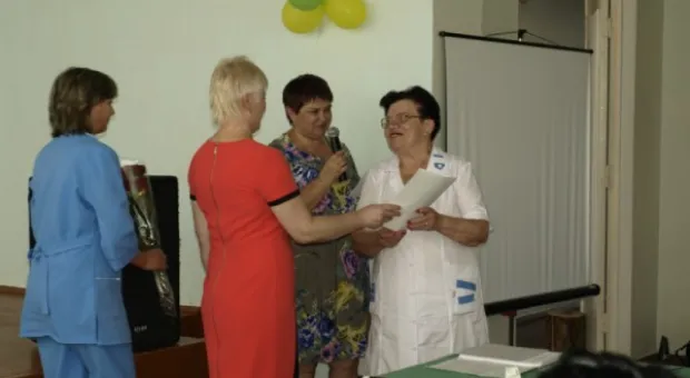 Медиков поздравили с профессиональным праздником