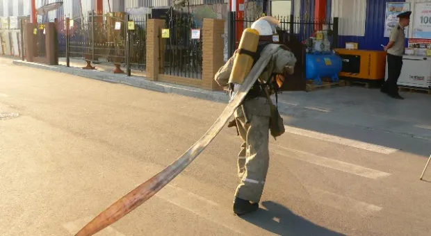 Севастопольские спасатели «тушили пожар» в гипермаркете «Эпицентр К»