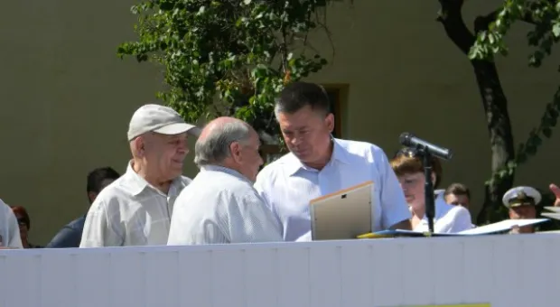 Павел Лебедев поздравил военнослужащих и ветеранов Крымской радиотехнической бригады