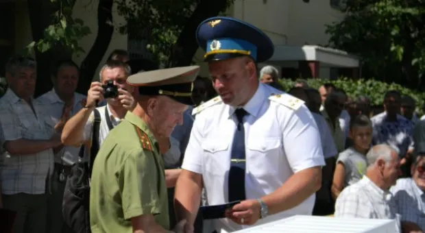 Павел Лебедев поздравил военнослужащих и ветеранов Крымской радиотехнической бригады