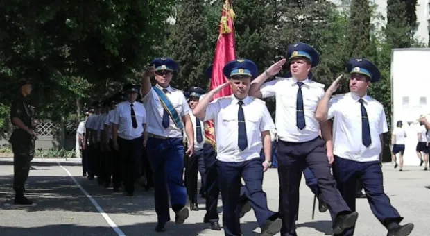 Павел Лебедев поздравил военнослужащих и ветеранов Крымской радиотехнической бригады