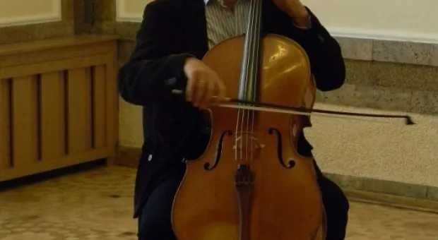 «Виолончельная икебана-2012»: в Севастополе с успехом прошел концерт Доминика де Вильенкура