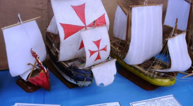 Праздник продолжается. На сцене дети и внуки рыбаков, поздравления издалека и интервью с председателем РГА Олегом Сердюком