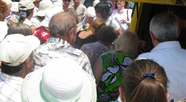 Уха, наборы, концерт, аттракционы, фонтан…И всеобщее веселье Уха, наборы, концерт, аттракционы, фонтан…И всеобщее веселье