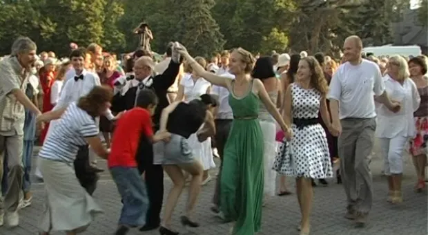 Фонд Лебедева поздравил многодетные семьи с днем семьи, любви и верности