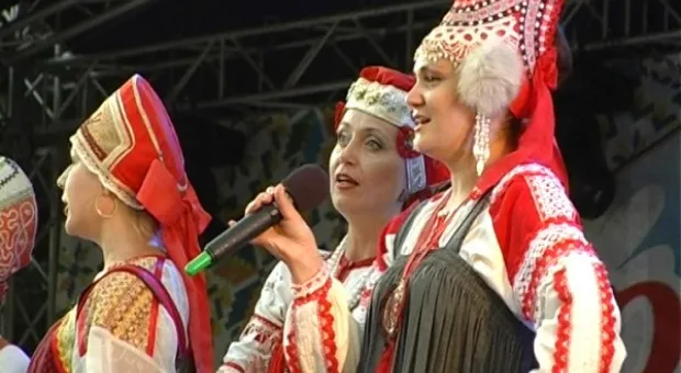 Фонд Лебедева поздравил многодетные семьи с днем семьи, любви и верности