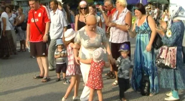 Фонд Лебедева поздравил многодетные семьи с днем семьи, любви и верности