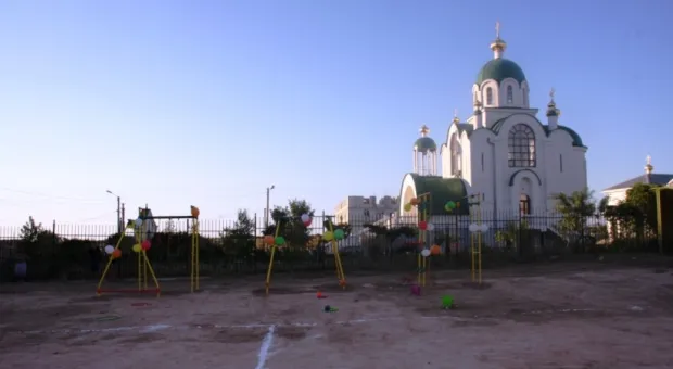 В бухте Казачьей открыли детскую спортивную площадку