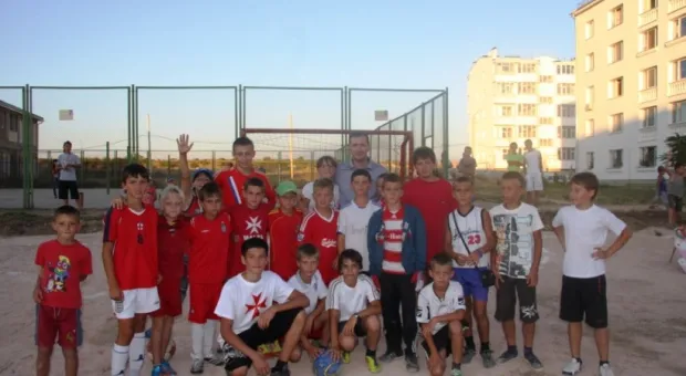 В бухте Казачьей открыли детскую спортивную площадку