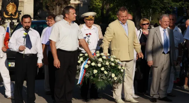 Цветы к ногам Екатерины